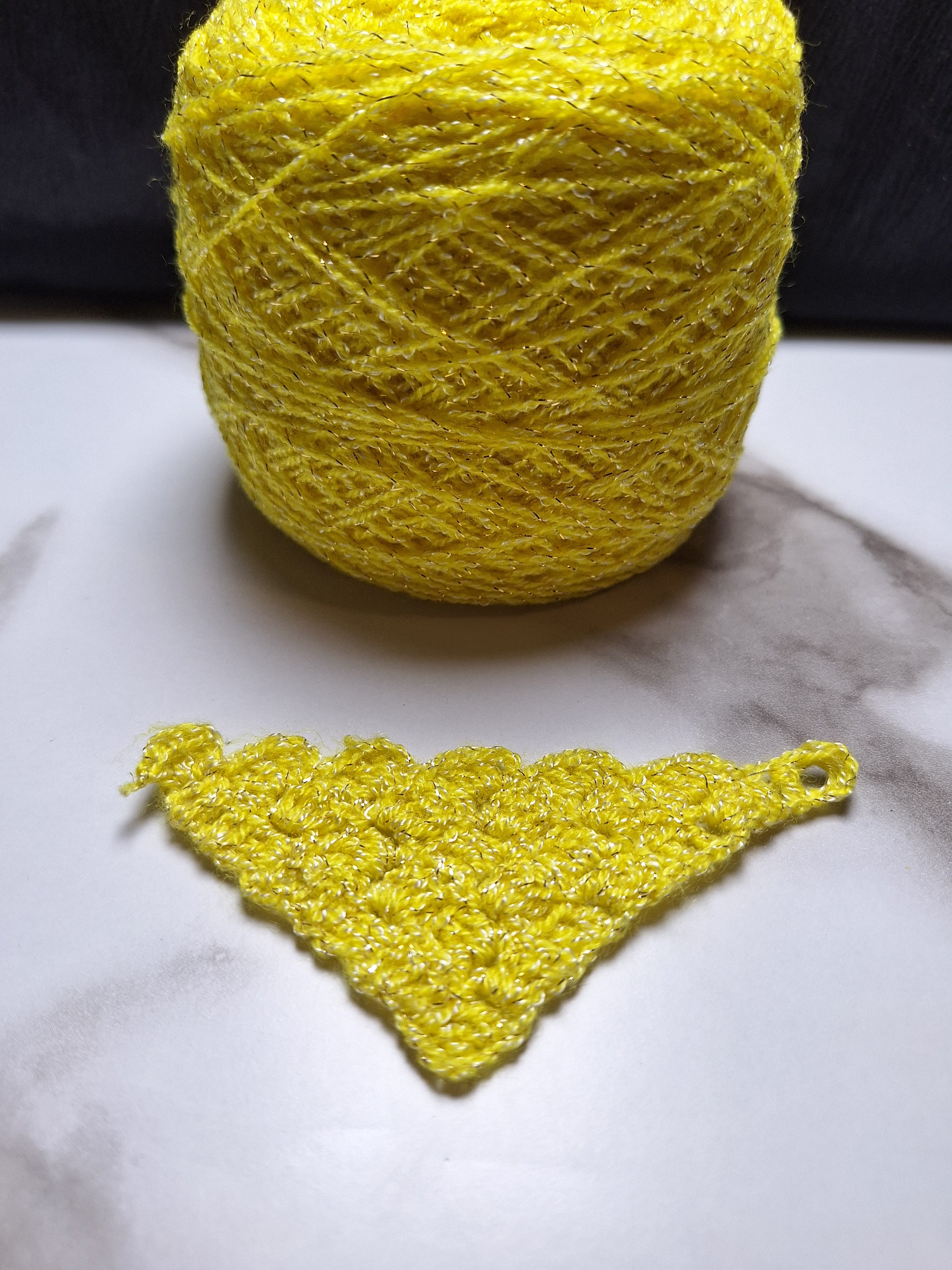 YELLOW W/ GOLD